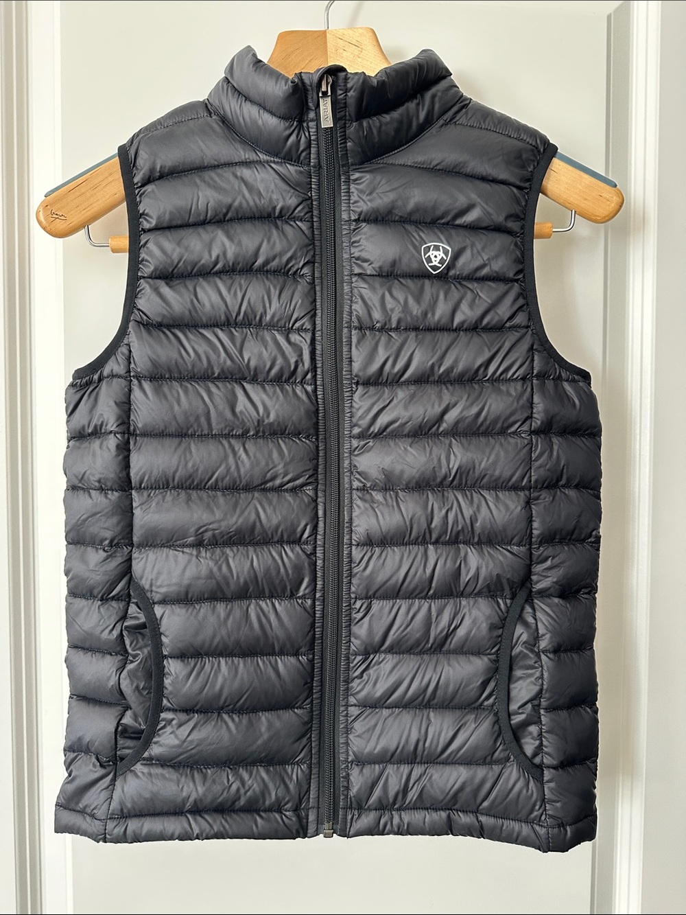 New Ariat Black Down Vest, Size M.